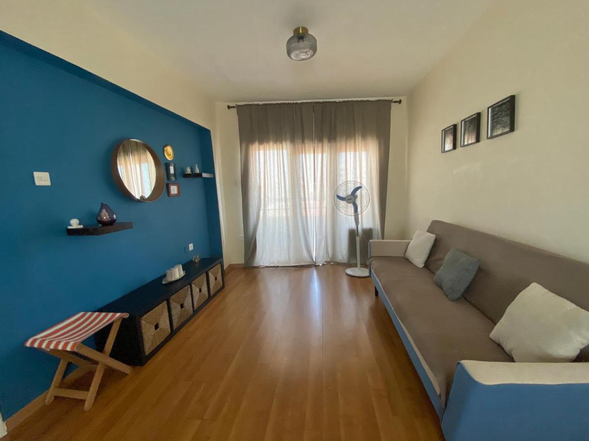 Lovely , Cozy , Modern Seaside Apartment Larnaca Bagian luar foto