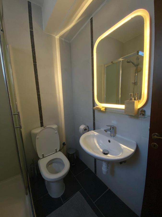 Lovely , Cozy , Modern Seaside Apartment Larnaca Bagian luar foto